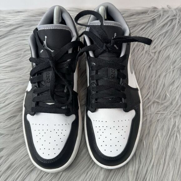 Nike Air Jordan 1 Low Black Medium Grey Size 7.5 - Picture 5 of 16